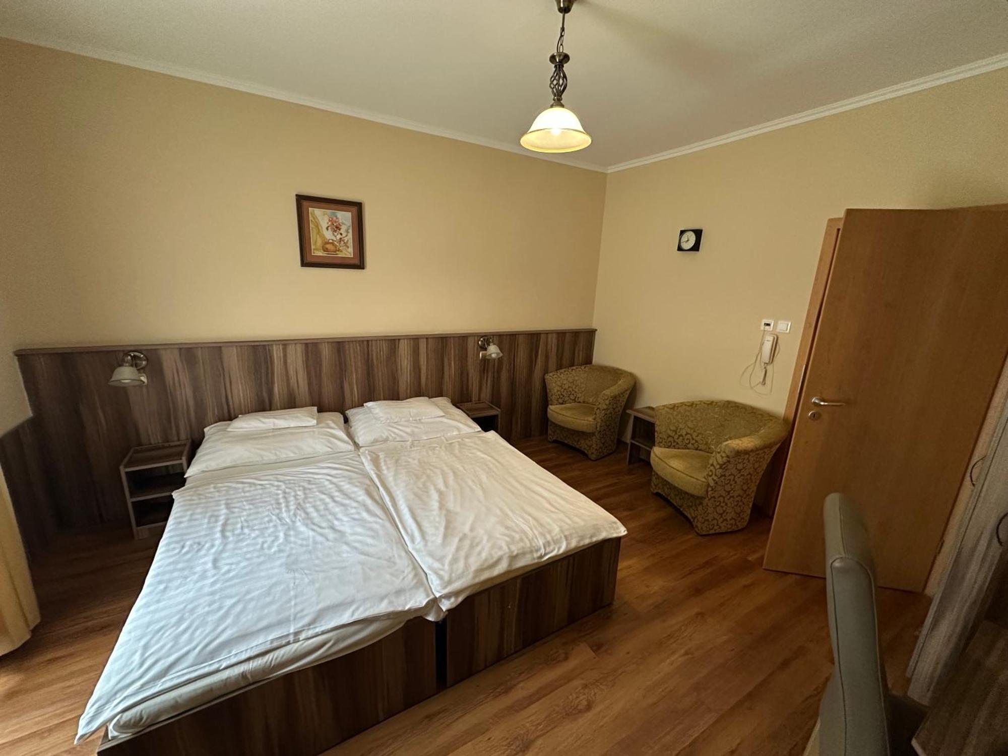 Siesta Club Apartman Harkany Exterior photo