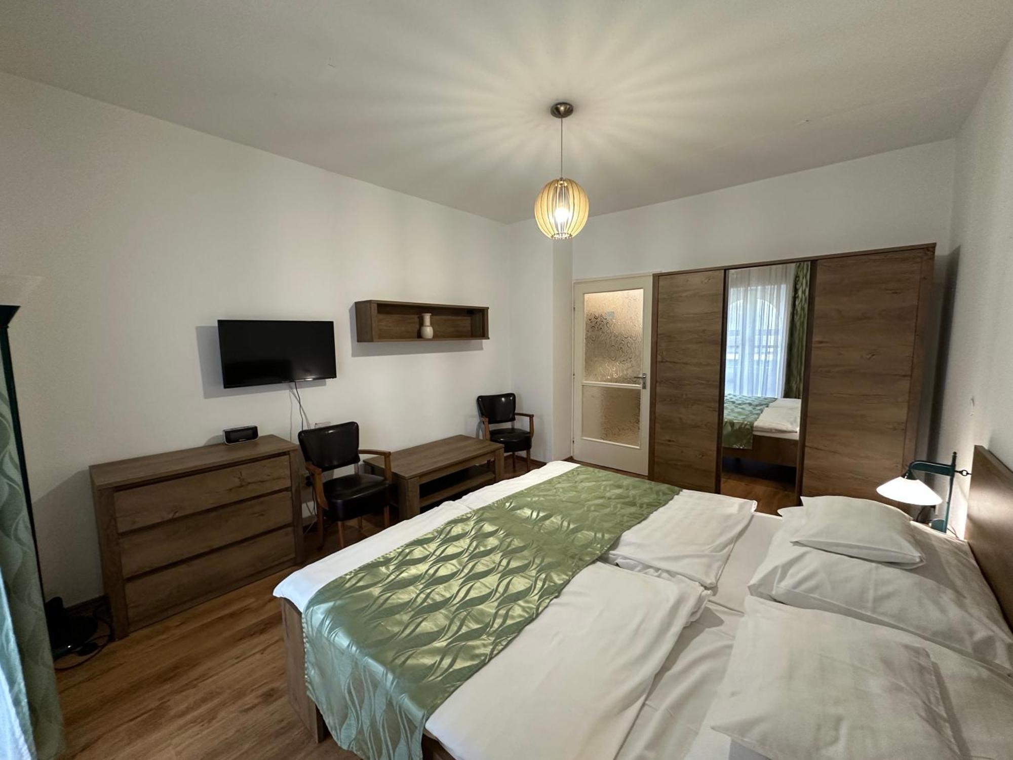 Siesta Club Apartman Harkany Exterior photo